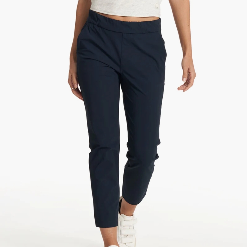 Vuori Miles Ankle Pant in Ink